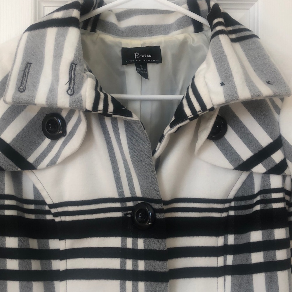 Peacoat - Picture 2 of 4